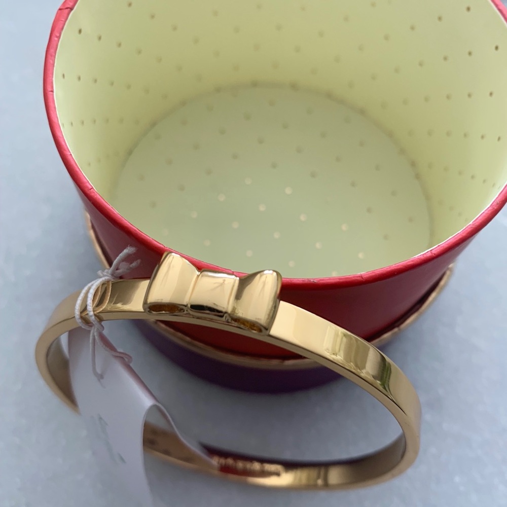 NWT Kate Spade Take A Bow Gold Bracelet